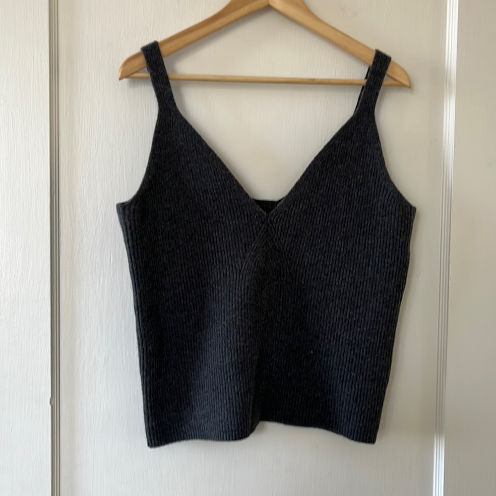Cashmere sweater tank